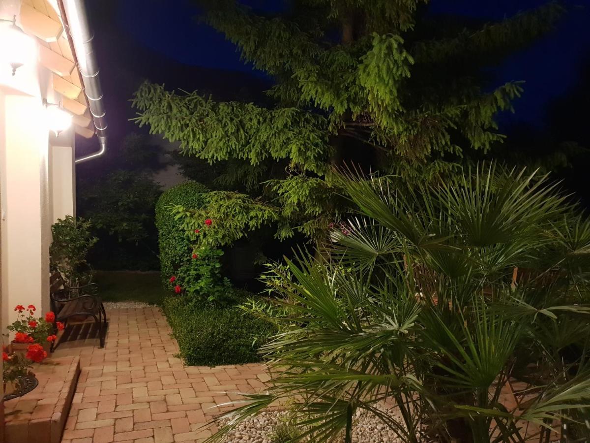 Fuered Deluxe Garden Apartment Balatonfüred Екстериор снимка